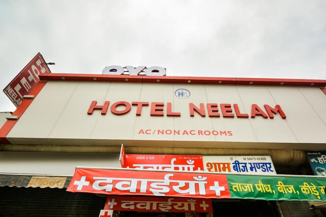 Oyo 46152 Hotel Neelam Karnāl Kültér fotó